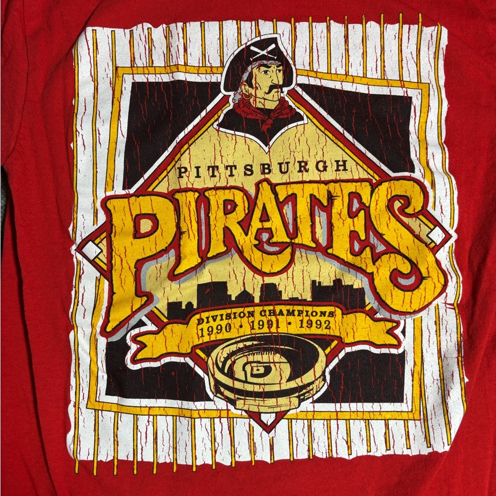 Pittsburgh Pirates Red T-Shirt Men Size Small - Picture 2 of 5